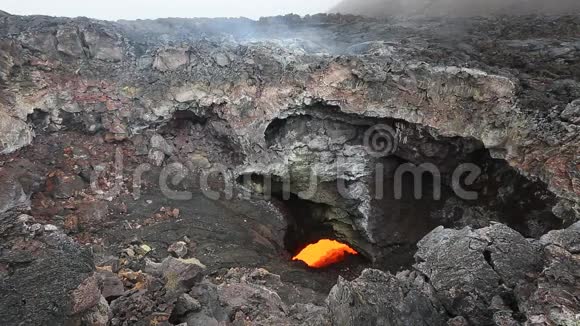 卡姆查特卡火山喷发托尔巴希克火山活动熔岩流视频的预览图