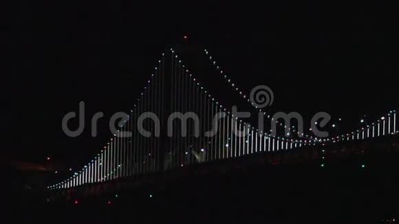 加州旧金山海湾大桥的夜间灯光视频的预览图