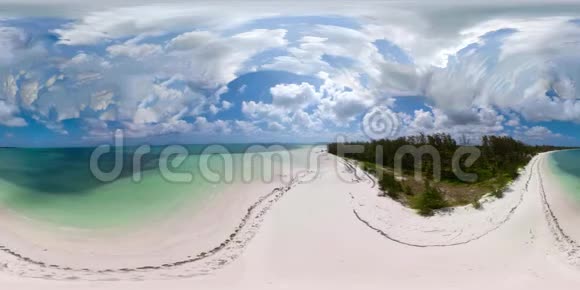 带沙滩的热带岛屿巴拉巴克巴拉望菲律宾视频的预览图