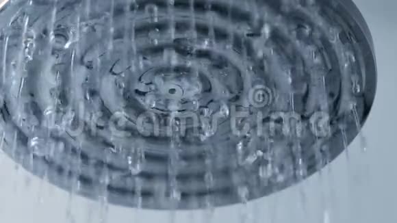 淋浴水流淌视频的预览图