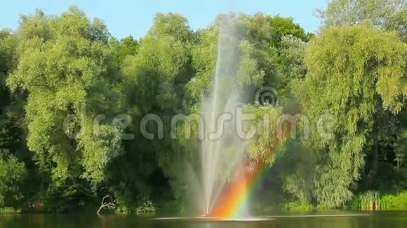 波兰鲁萨尔卡湖喷泉视频的预览图