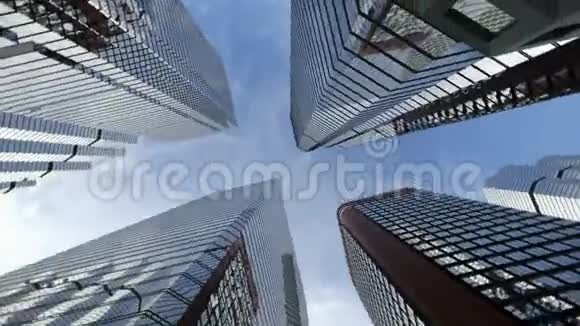 从地面到城市摩天大楼的低角度拍摄视频的预览图
