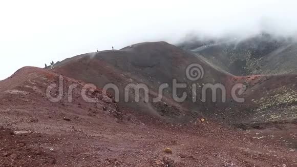 意大利西西里岛埃特纳火山上的西尔维斯特里火山口视频的预览图
