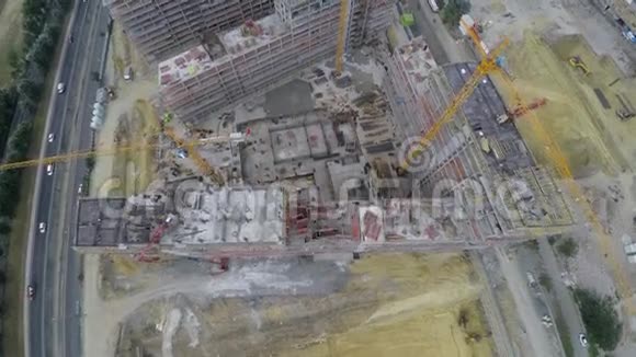 施工现场的空中镜头视频的预览图