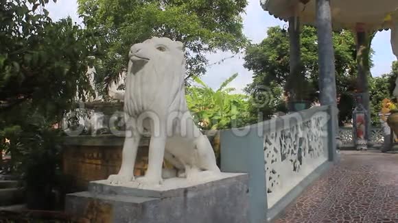 石狮亚洲神庙的吉祥物视频的预览图