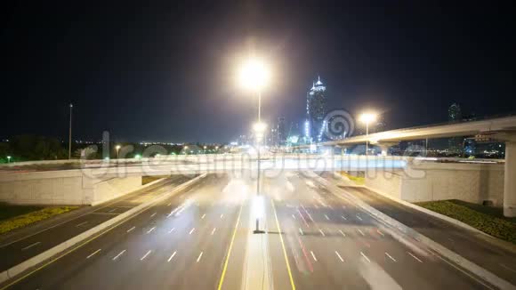 迪拜的高交通十字路口视频的预览图