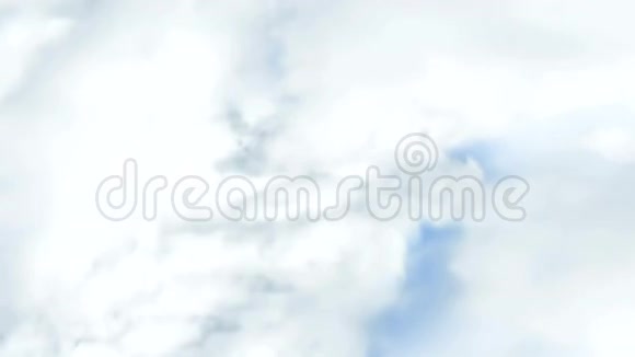 在天空中掠过一片云彩的动作动画视频的预览图