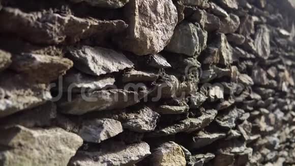 古老的石墙抽象的背景视频的预览图