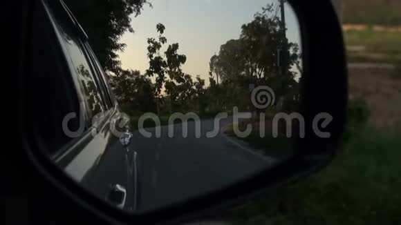 道路上汽车后景视频的预览图