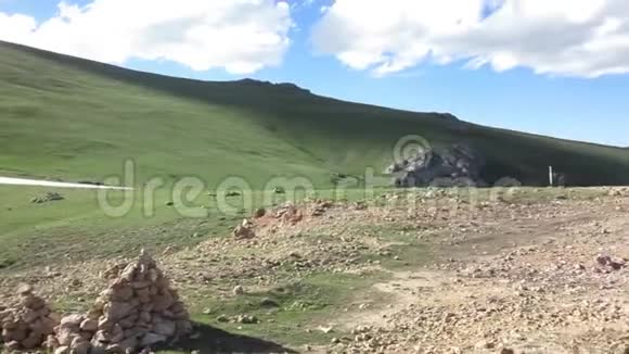吉尔吉斯斯坦莫尔多太山脉视频的预览图