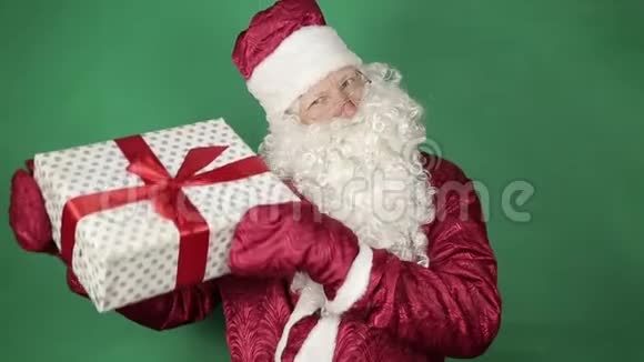 带礼物的圣诞老人视频的预览图