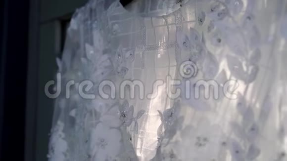 白色婚纱视频的预览图