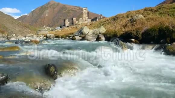 山区河流旅游视频的预览图