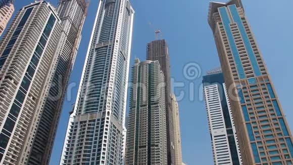 阿拉伯联合酋长国迪拜的摩天大楼视频的预览图