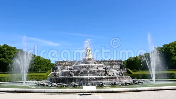 拉托纳喷泉位于巴伐利亚的赫伦西姆视频的预览图
