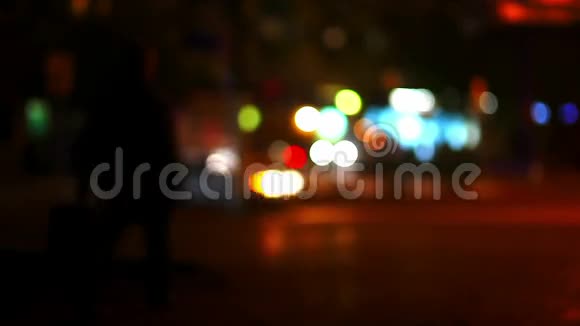 汽车运动城市夜行交通视频的预览图