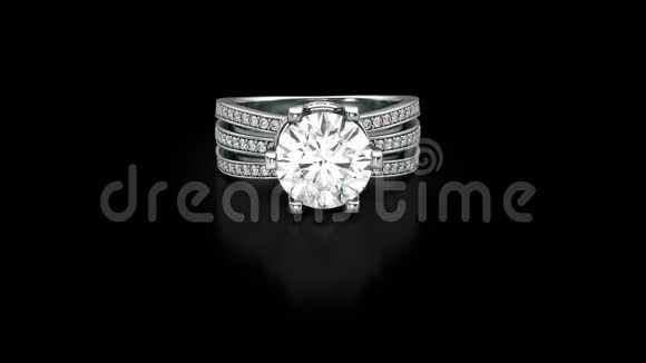 珠宝订婚白金戒指钻石在黑色3D绘制视频的预览图