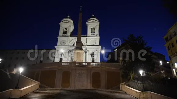 特里尼塔迪蒙蒂教堂西班牙台阶和西班牙广场视频的预览图