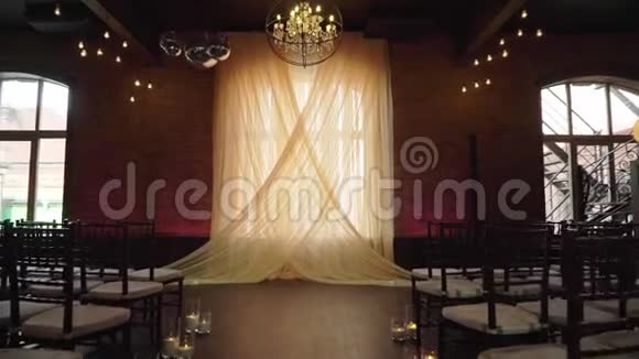 结婚典礼被装饰视频的预览图
