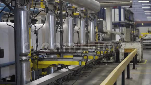 铝挤压生产线工厂仓库视频的预览图