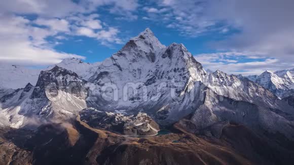 阿玛达布拉姆山喜马拉雅山尼泊尔视频的预览图