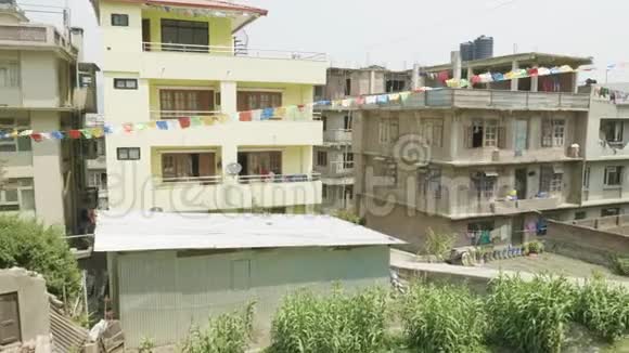 尼泊尔加德满都亚洲城市的建筑物视频的预览图