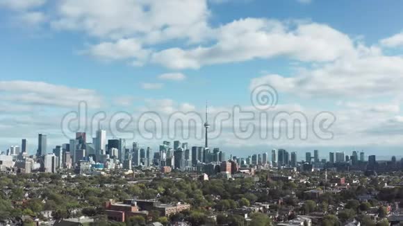 4航空公司拍摄的多伦多附近视频的预览图