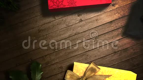 木质背景上的动画特写礼盒和绿色树枝视频的预览图