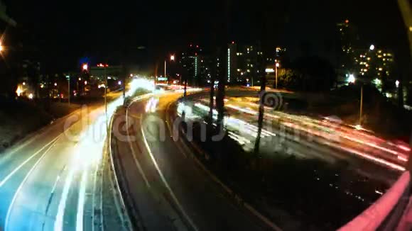 洛杉矶交通和夜间天际线视频的预览图
