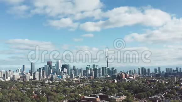 4航空公司拍摄的多伦多附近视频的预览图