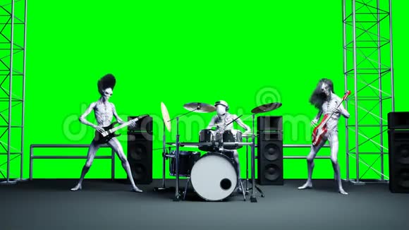 有趣的外星摇滚乐队低音鼓吉他现实运动和皮肤着色器4K绿屏镜头视频的预览图