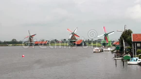 荷兰的传统风车视频的预览图
