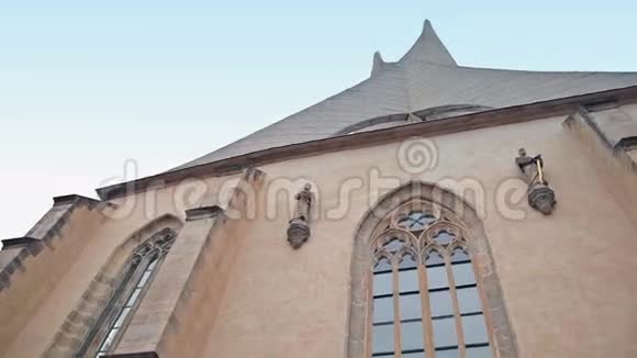 布拉格教堂在冬天视频的预览图