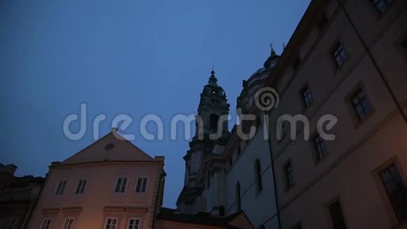 布拉格教堂在冬天视频的预览图
