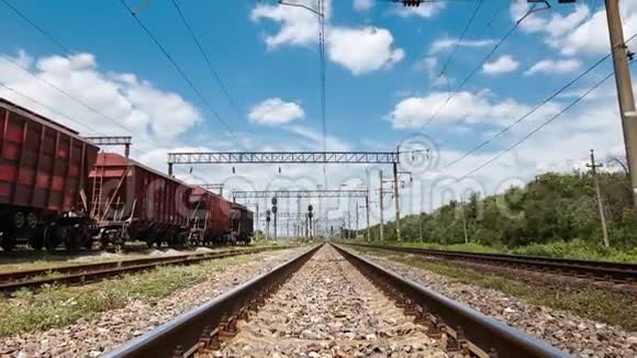 工业铁路货车铁路和基础设施电力供应货物运输和航运概念视频的预览图