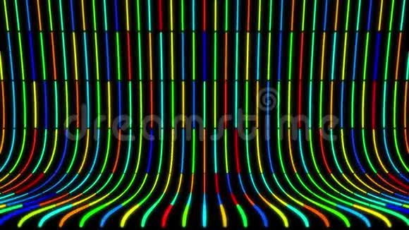 抽象弯曲背景黑色背景上有移动的霓虹灯彩色线条动画催眠曲背景视频的预览图
