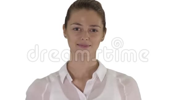 职业商务女性走在白色背景上视频的预览图