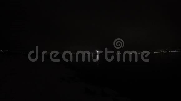 特罗姆瑟市美丽的夜空烟花与桥大教堂和峡湾视频的预览图