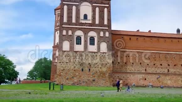 米尔城堡建筑群欧洲视频的预览图