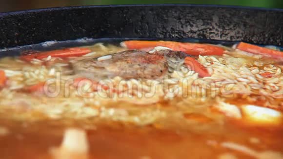 Pilaf阿富汗乌兹别克塔吉克民族菜肴烹饪视频的预览图