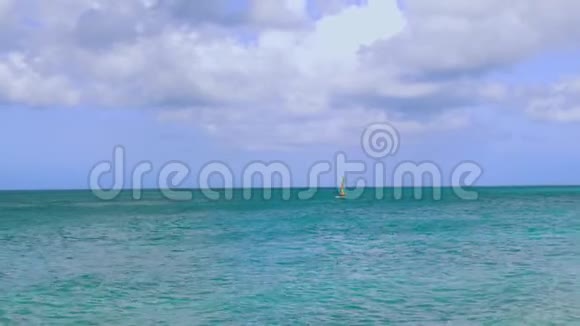 令人惊叹的美丽加勒比海海滩阿鲁巴岛视频的预览图