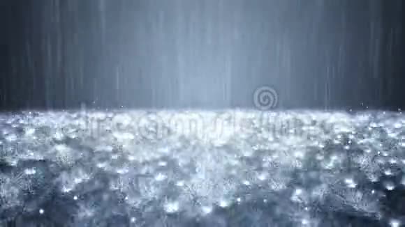 深蓝色背景下的雨视频的预览图