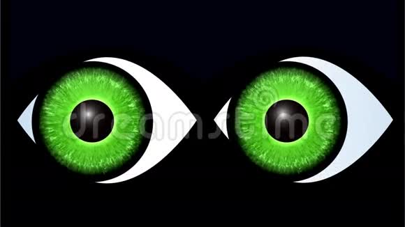 黑猫捕食者的绿色眼睛移动的猫的眼睛在黑暗中发光视频插图视频的预览图