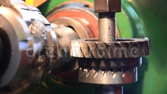旋转齿轮工业机器视频的预览图