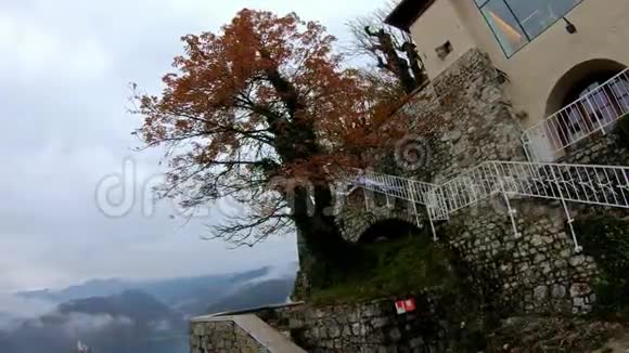 布莱德城堡的外观视频的预览图
