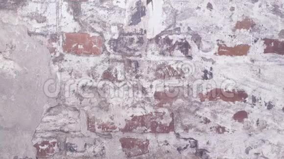 开裂磨损的砖砌混凝土墙视频的预览图