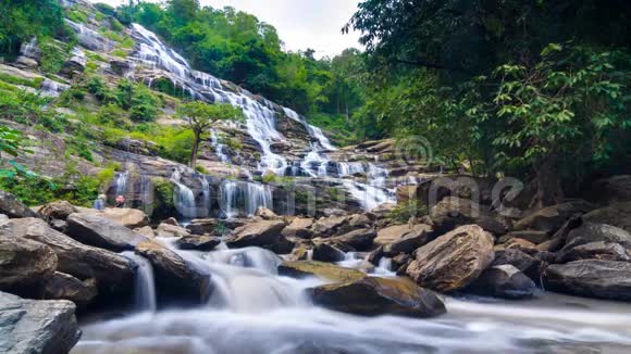 泰国清迈著名的玛雅瀑布瀑布视频的预览图