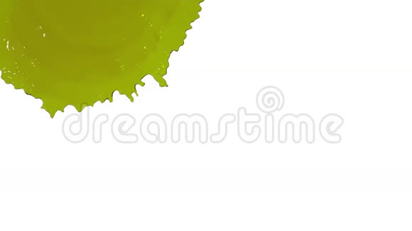 黄色液体从上面流动充满屏幕透明液体视频的预览图