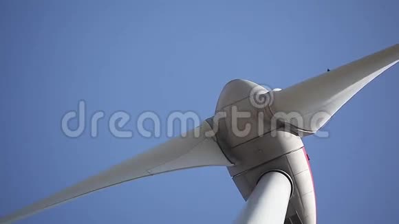 大型风力涡轮机仔细观察视频的预览图