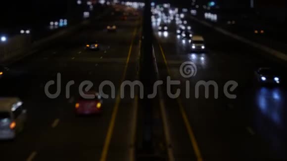 城市之夜的交通视频的预览图